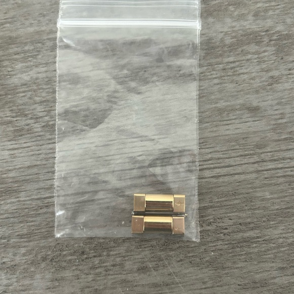 Michael Kors gold and emerald watch with stone accents - Picture 10 of 10